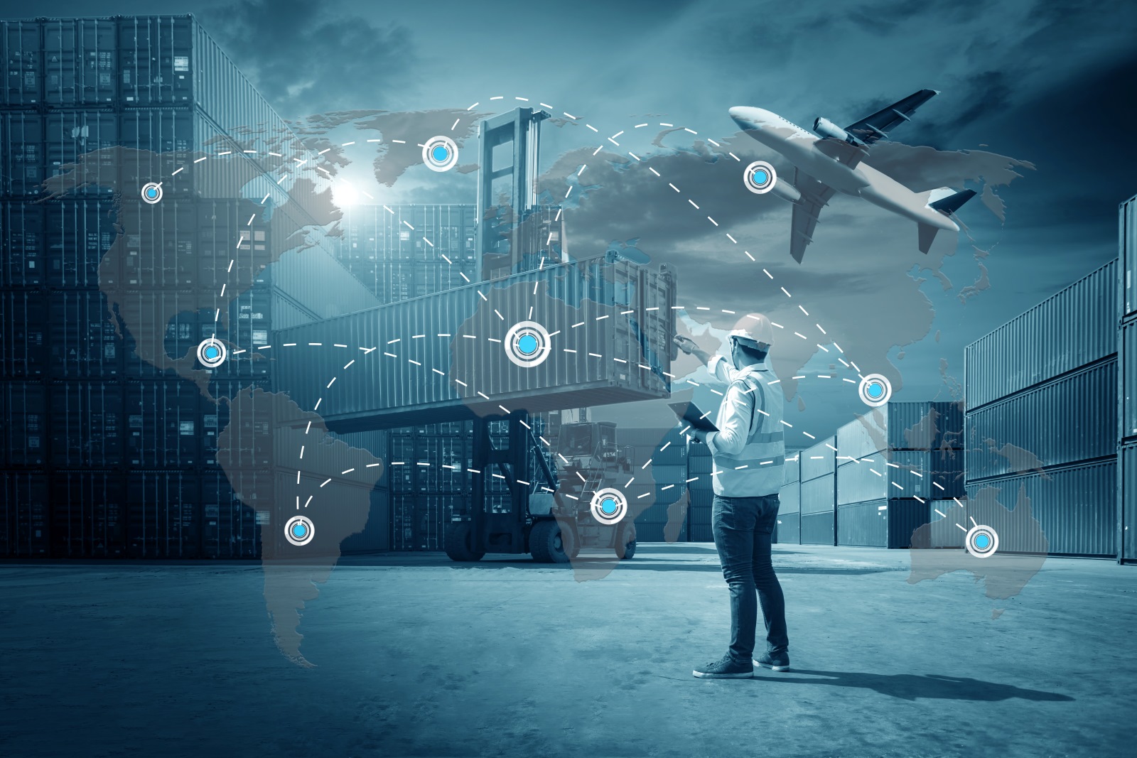 AI is Revolutionizing Integrated Logistics: